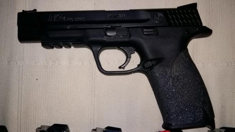 Sw mp9 pro series com unos 4000 disparos. Funda ipsc pako holster. 5 cargadores (uno de ellos de 20 tiros). 01