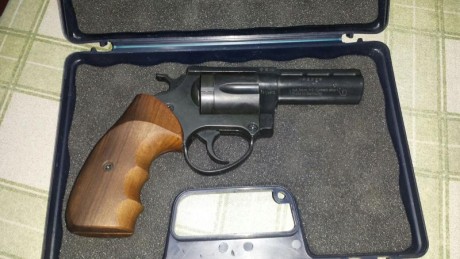 Hola foreros, un compañero vende un revolver flober de 6 mm, el arma esta en Ciudad Real, pide por ella 01