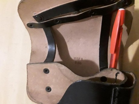   

Fundas militares en estado nuevo para Mac 50 (para las Star A/B/ Super, 1911 queda bien), CZ 52 (también 00