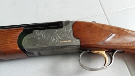 Vendo superpuesta del calibre 20. Pesa muy poco, 2,350 kg. Cañones con choques cilindricos. En muy buen 01