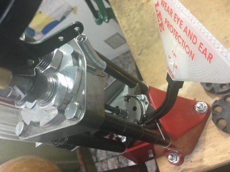   Vendo prensa Lee Pro 1000 con dais 9mm y  con repuestos
  
  Retirada de la venta
     
   Salu2 30