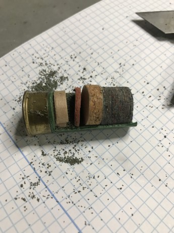 Hola.

¿Alguien ha tenido la oportunidad (u osadía) de ver el taco del cartucho semimetálico sin disparar?, 82