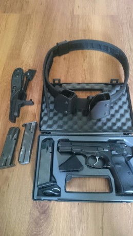 Buenas, pongo a la venta una cz75b 9mm con equipo para ipsc, cinturón con 2 porta cargadores y funda de 00