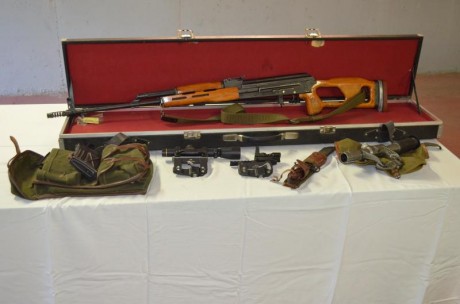 vendo dragunov con todo su equipamiento : portacargadores  con la baqueta , 3 cargadores de 10 tiros y 02