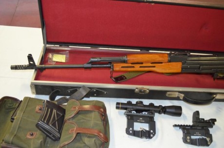 vendo dragunov con todo su equipamiento : portacargadores  con la baqueta , 3 cargadores de 10 tiros y 20