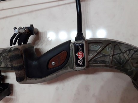 Vendo arco hoyt raptor diestro, apertura regulable de 27 a 29 y de 55 a 70 on. Muy potente listo para 01