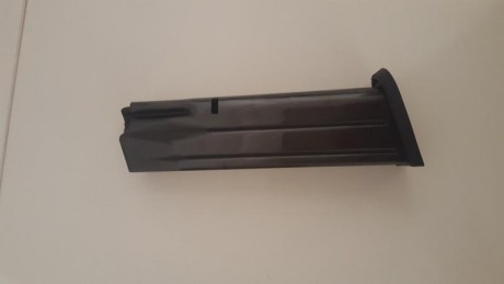 Hola, tengo dos cargadores nuevos de beretta px4 storm 9mm que pongo a la venta.  El precio seria de 30€ 00