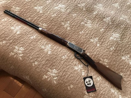 Hola.  Vendo winchester conmemorativo del bicentenario de su creador. Impecable. Armazón y casquillo del 01