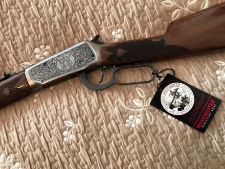 Hola.  Vendo winchester conmemorativo del bicentenario de su creador. Impecable. Armazón y casquillo del 11