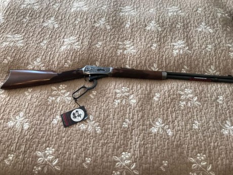 Hola.  Vendo winchester conmemorativo del bicentenario de su creador. Impecable. Armazón y casquillo del 21