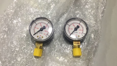 Se venden 2 manometros marca Mde para estaciones de carga leicester mde
pero tambien se pueden usar en 10