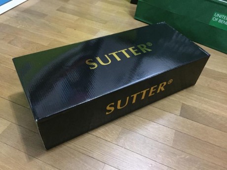 Vendo una unidad de este visor SUTTER 10-40x60 completamente NUEVO A ESTRENAR, procedente de un regalo.

En 00