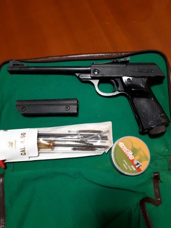 VENDO PISTOLA CLASICA WALTHER LP53  de muelle, calibre 4,5 en perfecto estado de conservacion y accesorios

PRECIO 12