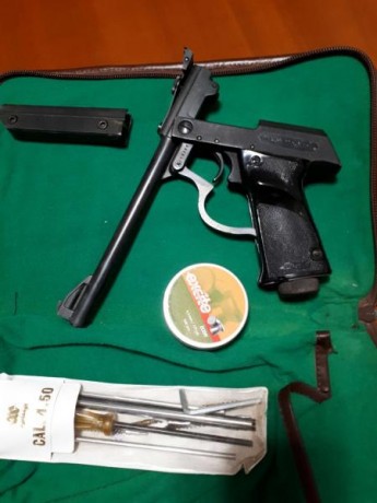 VENDO PISTOLA CLASICA WALTHER LP53  de muelle, calibre 4,5 en perfecto estado de conservacion y accesorios

PRECIO 11