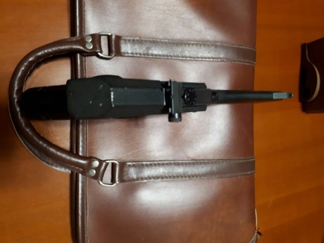VENDO PISTOLA CLASICA WALTHER LP53  de muelle, calibre 4,5 en perfecto estado de conservacion y accesorios

PRECIO 21