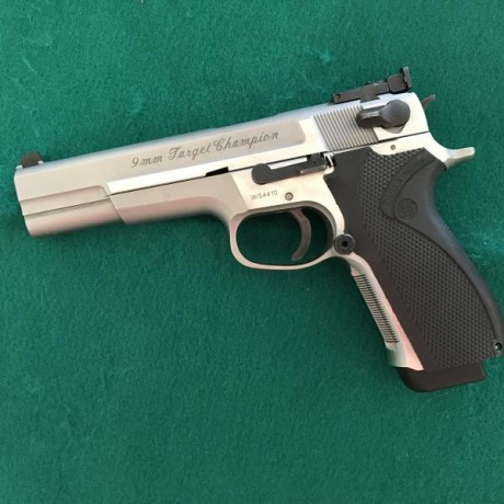 Perfecta para 9mm, estado impecable, en su caja original con instrucciones.

El arma esta en Madrid. 

850 02