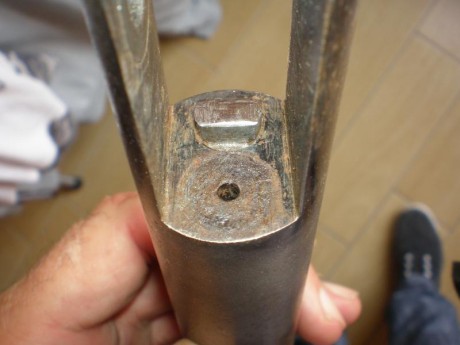 Hola buenas, estoy restaurando una gamo David DS, pero me encuentro que no puedo sacar el bulón, no veo 50