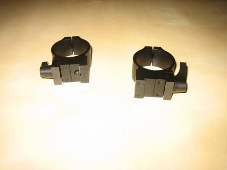 Hola.  Vendo anillas de acero desmontables para rifle CZ, estaban en un modelo 527 de monturas fijas de 01