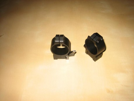 Hola.  Vendo anillas de acero desmontables para rifle CZ, estaban en un modelo 527 de monturas fijas de 00