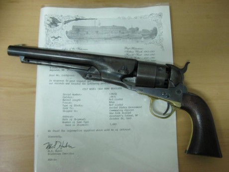 Hola a todos:
Vendo mi Colt Army 1860 original de destino militar y fabricado en el año 1863. Muestro 01