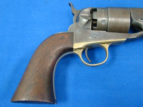 Hola a todos:
Vendo mi Colt Army 1860 original de destino militar y fabricado en el año 1863. Muestro 11