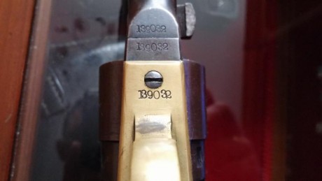 Hola a todos:
Vendo mi Colt Army 1860 original de destino militar y fabricado en el año 1863. Muestro 72