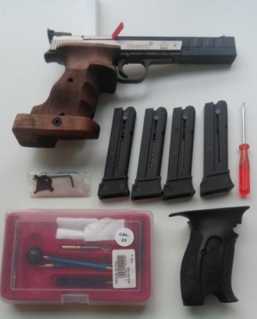 Buenas tardes a todos,

Por cambio de modalidad vendo la siguiente pistola Hammerli X-esse del calibre 00