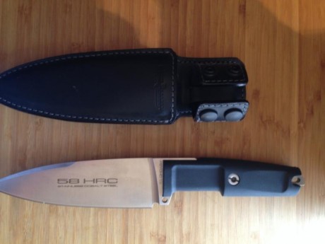 Se venden las siguientes piezas de cuchilleria: navaja tops magnum 747, acero 154cm, precio, 75, 00 eur. 02