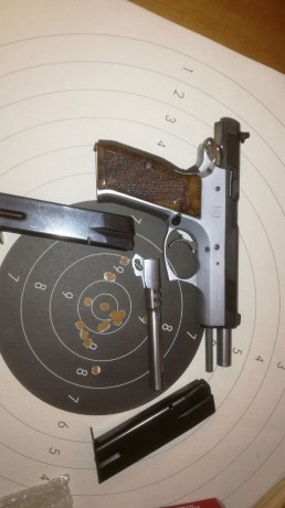 pues eso un amigo me pide que le ponga a la venta varias pistolas y revolveres  estan en perfecto estado 10