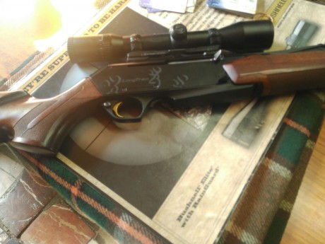 Buenos días!!! 
Alguien me puede decir el modelo exacto de este rifle? Es un Browning long track calibre 01