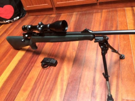Vendo bipode versapod + accesorio para blaser r8 para ponerlo en el portacorreas sin taladrar el rifle,vendo 02