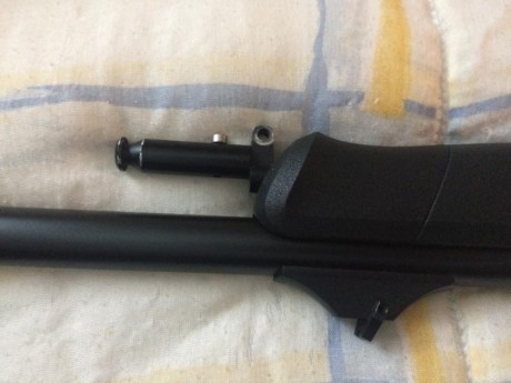 Vendo bipode versapod + accesorio para blaser r8 para ponerlo en el portacorreas sin taladrar el rifle,vendo 01