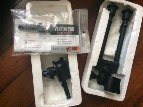 Vendo bipode versapod + accesorio para blaser r8 para ponerlo en el portacorreas sin taladrar el rifle,vendo 00