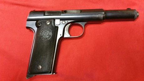 VENDO pistola ,Astra 400 calibre 9 largo ,pavón original todas las piezas mismo numero , en muy buen estado 00