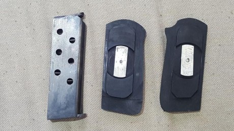 Vendo las cachas de FN 1900.
Muy complicadas de encontrar en este estado.
20 € envío aparte.   ( el cargador 01