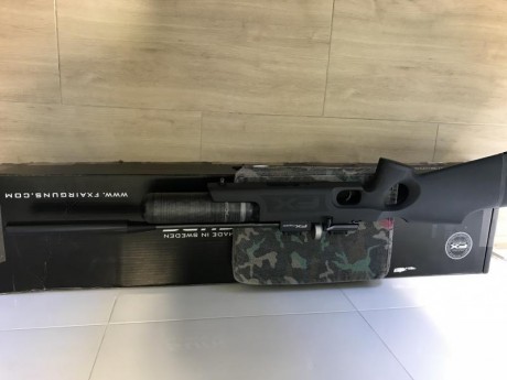 Vendo Fx Royale 400 calibre 5,5 impoluta. Es la última versión con botella de carbono de 480 cc. Comprada 02