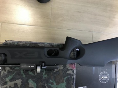 Vendo Fx Royale 400 calibre 5,5 impoluta. Es la última versión con botella de carbono de 480 cc. Comprada 00