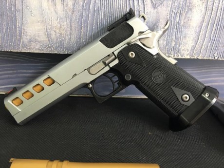 OPORTUNIDAD!VENDO PISTOLA STI EDGE CUSTOMIZADA DEL CALIBRE 40S&W MAS UN CAÑÓN ADICIONAL DEL 9PB,CON 20