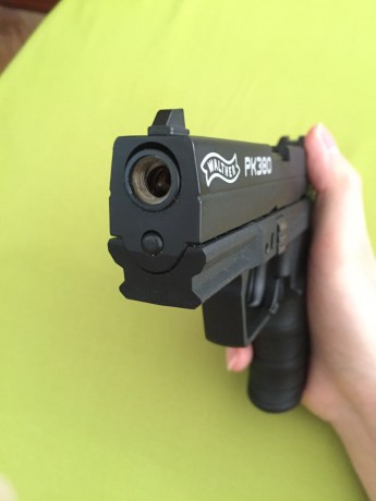 Hola, vendo un par de pistolas de fogueo   a precios de liquidación   por motivos personales. 
El primero 00