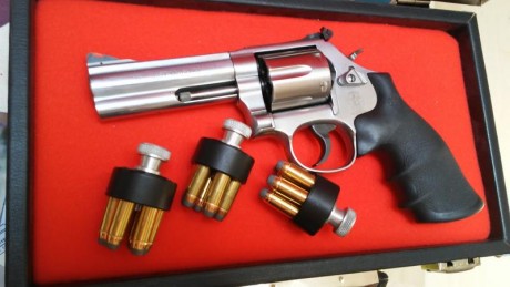 Buenos dias, vendo este magnifico revolver por 500€, como podeis apreciar en las fotos,esta impoluto  30