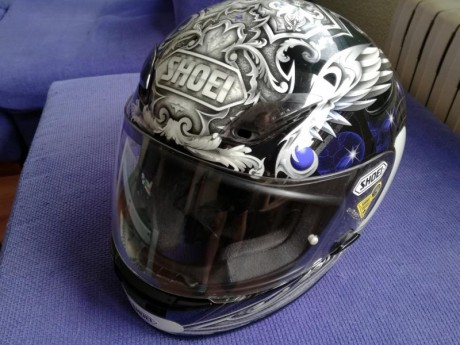 Pues eso, que vendo un casco Shoei XR1000, talla L muy bien cuidado. No lleva golpes ni roces. El casco 21