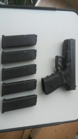 Por falta de tiempo para usarla vendo la siguiente pistola Glock 19 Gen 4, de reestreno, con importantes 00