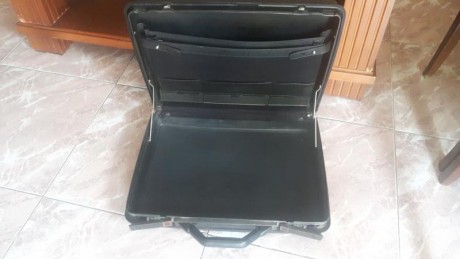 Hola cambio Maletin Sansonite por cargador de Cetme. El maletin esta casi nuevo y deal para los trastos 00