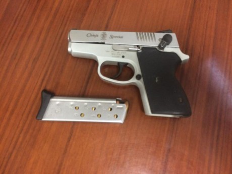 pistola calibre 9mm prb en perfecto estado muy nueva color acero con sus dos cargadores de 7 cartuchos 00