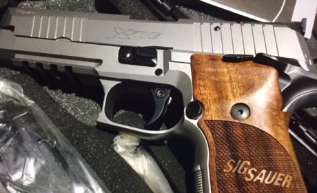 Pistola NUEVA SIG SAUER X FIVE CLASSIC, calibre 9mm, esta en rodaje, solo  150 disparos aprox., comprada 01