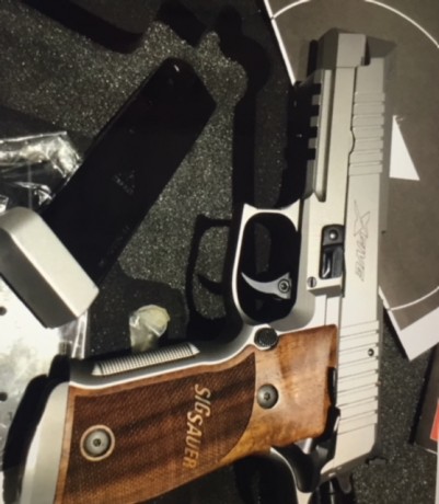 Pistola NUEVA SIG SAUER X FIVE CLASSIC, calibre 9mm, esta en rodaje, solo  150 disparos aprox., comprada 00