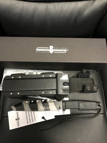 Extrema Ratio Golem F Tiger Camo
Nuevo sin estrenar de colección con su caja y documentación.
Se encuentra 02