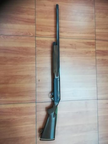 Vendo escopeta, marca benelli, calibre 12, modelo Saut, practicamente nueva. Precio 340 euros portes y 01