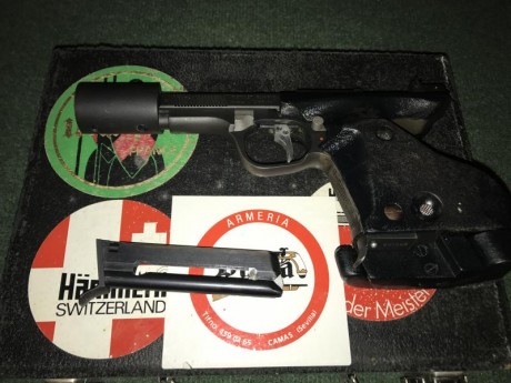 Pongo a la venta mi unique/Des 69 del 22 Lr, junto con su maletín original e instrucciones.

El modelo 01