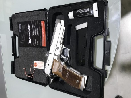 Por no usar, vendo pistola SIG SAUER último modelo XFIVE SERIES, tine poco mas de un año y habrá tirado 02